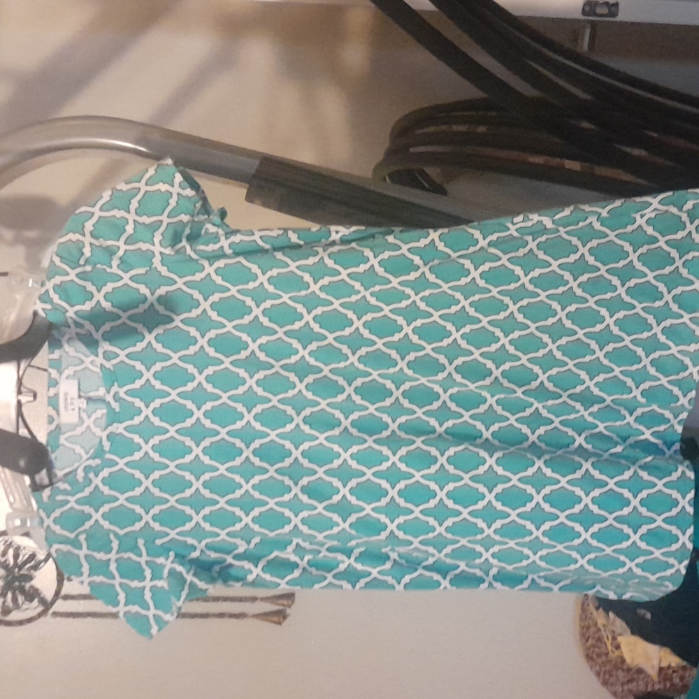 Used girls crown and ivy large kids shirt